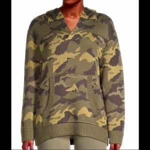 Camo Hooded Sweater - SIZE S (NEW)